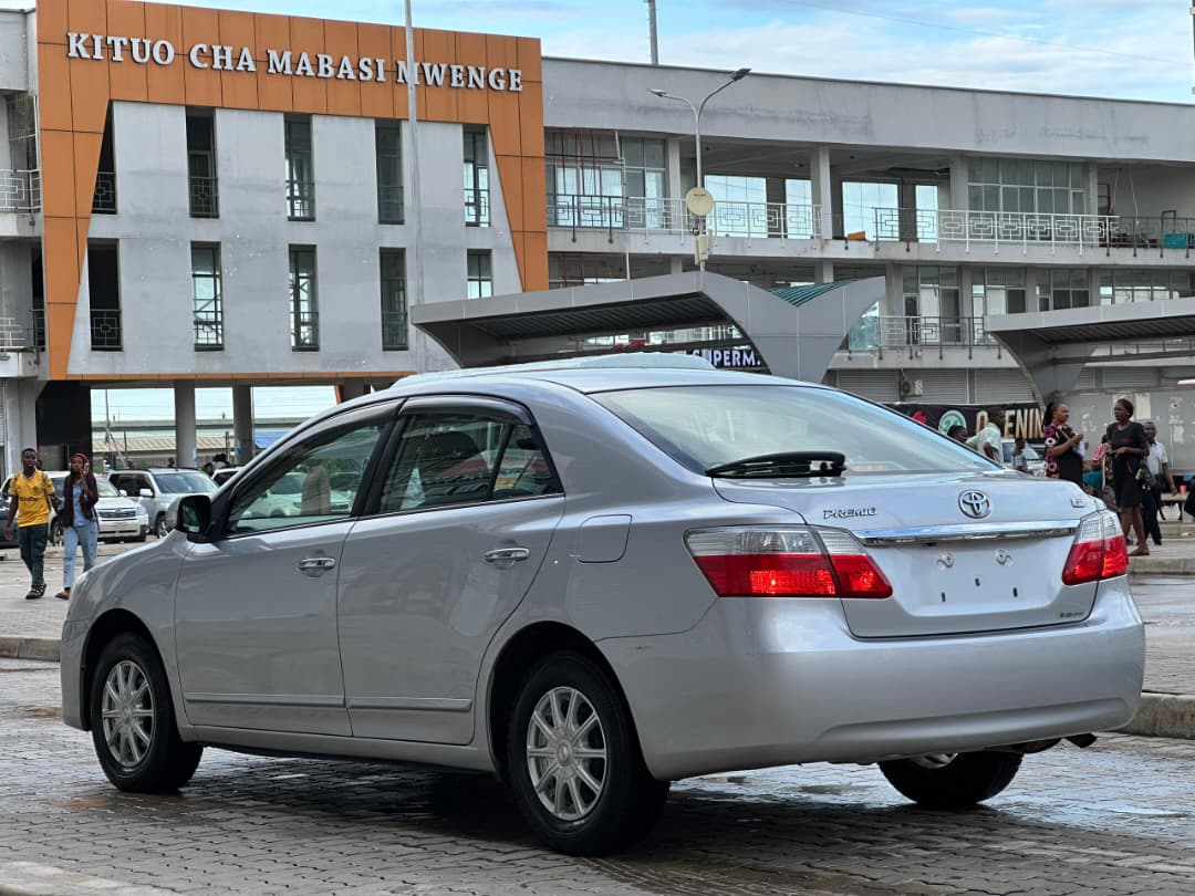 TOYOTA PREMIO thumbnail 7
